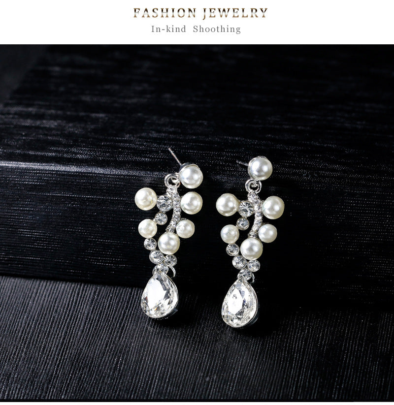 Elegant Alloy Diamond Crystal Necklace Two-piece Earrings Set