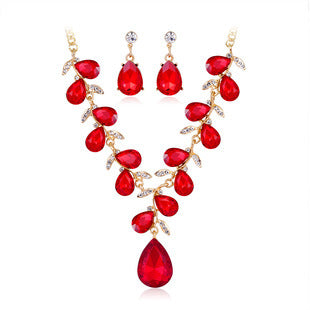 Elegant Alloy Diamond Crystal Necklace Two-piece Earrings Set